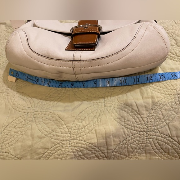 Coach Cream and Tan Shoulder Bag - Picture 12 of 16